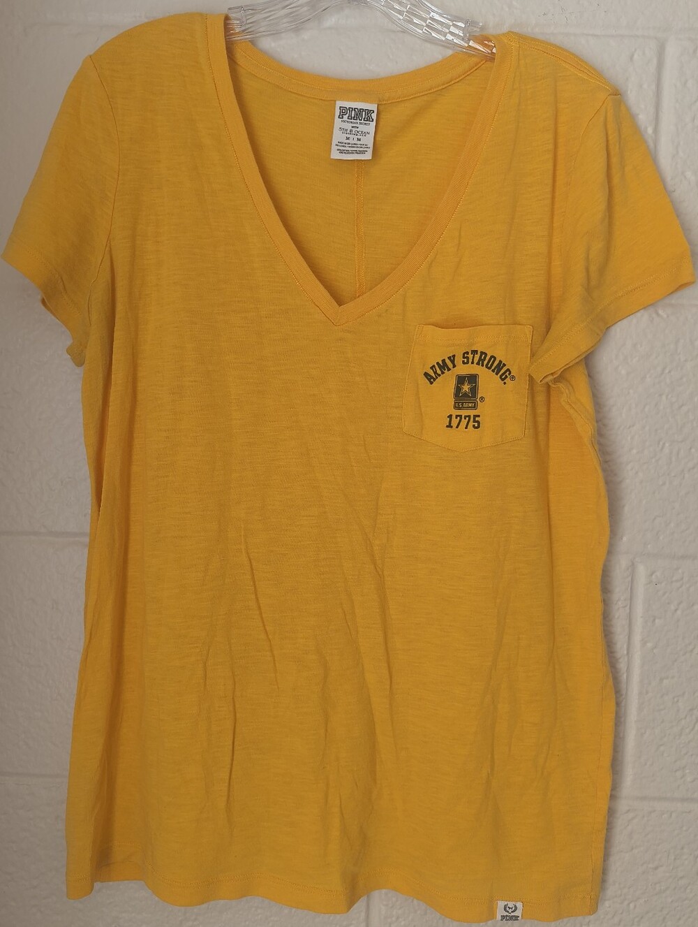 PINK Victoria's Secret Women's V-Neck Pocket Graphic Tee - Size M